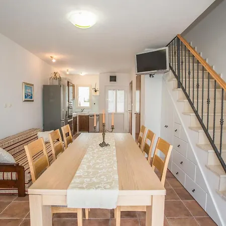 Apartment Meri Lux Sutivan
