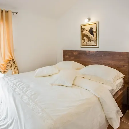 Apartment Meri Lux Sutivan